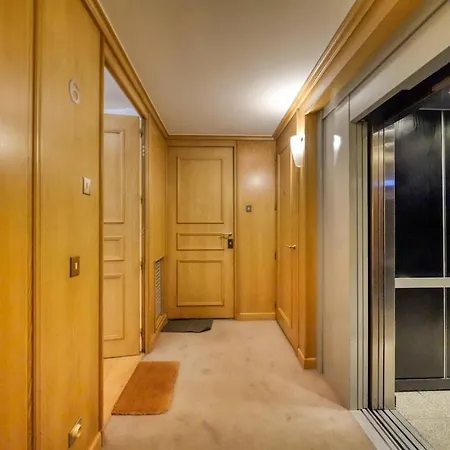 Darrell Family 4 Bdr Eiffel Tower View Villa *