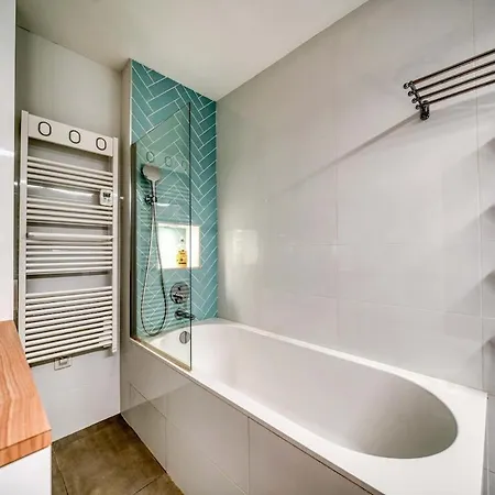 Vila Darrell Family 4 Bdr Eiffel Tower View *